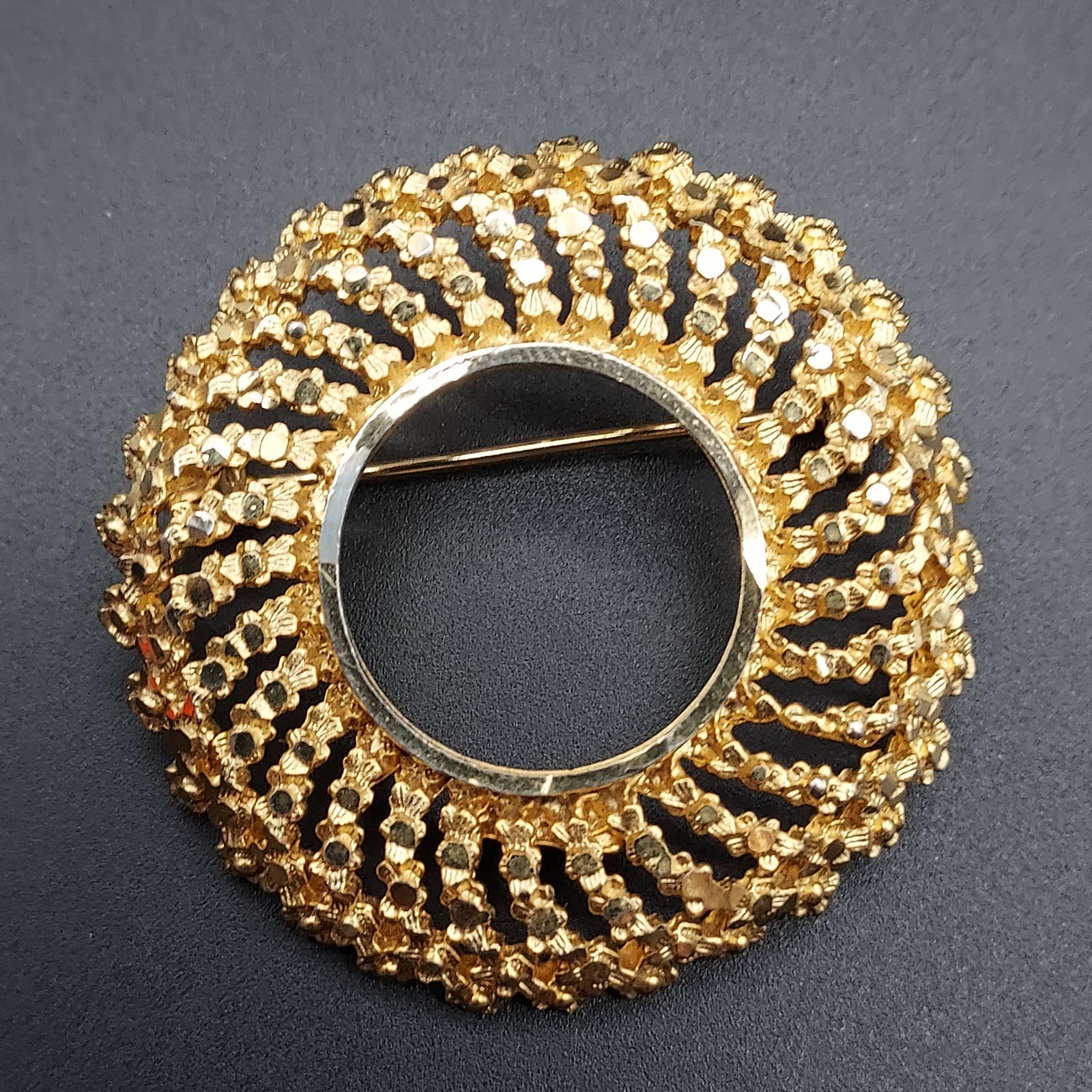 Signed Bsk Gold Tone Circle Brooch Vintage Costume Jewelry Pin Wheel